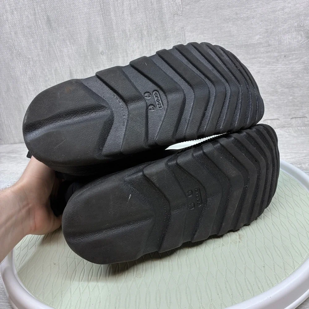 CROCS good preowned